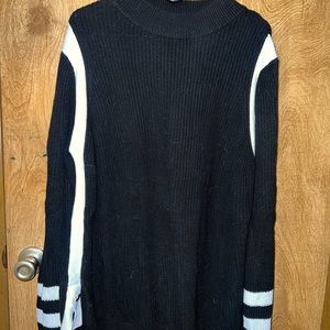 Ellos sweater Large- black and white